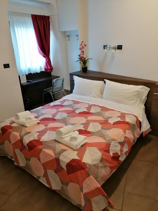 Accomodation Verona - City Centre ภายนอก รูปภาพ